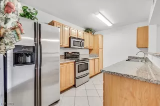 Photo #5: 2515557 Listing