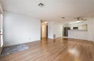 Photo #4: 2515578 Listing