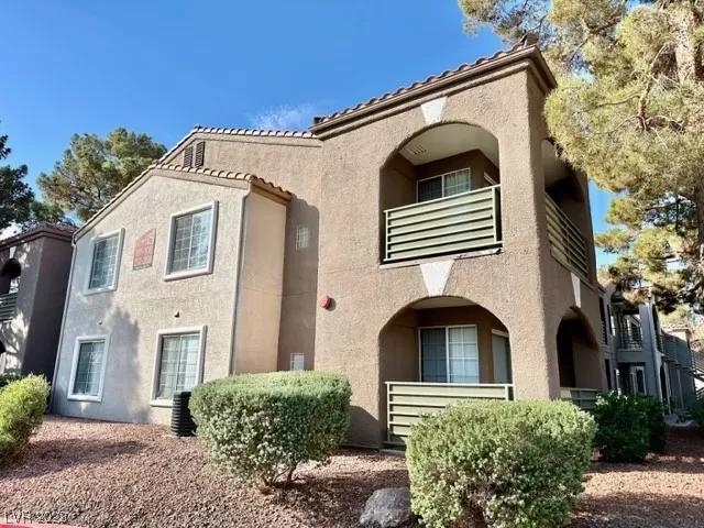 MLS: 2515588 Condo For Sale