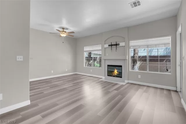 MLS: 2515596 Condo For Sale