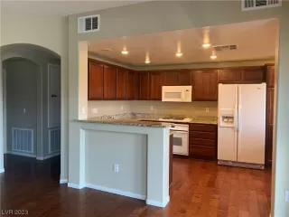 Photo #6: 2515635 Listing 