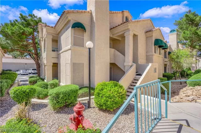 MLS: 2515660 Condo For Sale