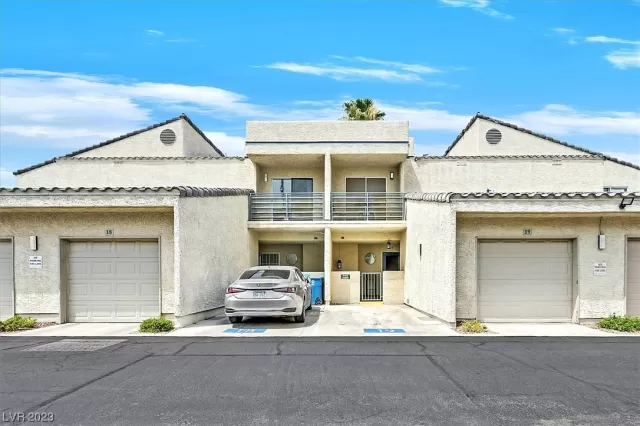 MLS: 2515676 Condo For Sale