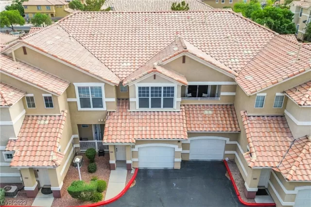 MLS: 2515735 Condo For Sale