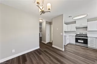 Photo #5: 2515791 Listing