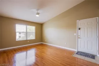 Photo #5: 2515799 Listing