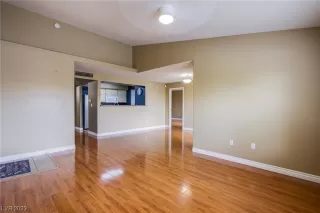 Photo #6: 2515799 Listing