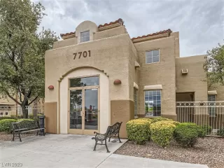 Photo #1: 2515840 Listing