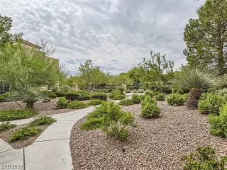 Photo #6: 2515840 Listing