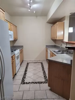 Photo #3: 2515879 Listing 