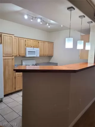 Photo #4: 2515879 Listing 