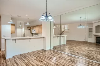 Photo #6: 2515922 Listing