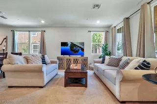 Photo #4: 2515935 Listing