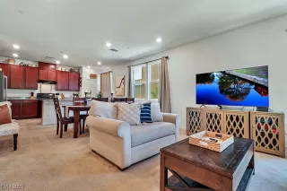 Photo #5: 2515935 Listing