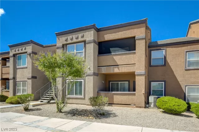 MLS: 2515939 Condo For Sale