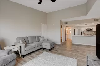 Photo #6: 2515939 Listing 