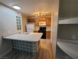 Photo #2: 2515945 Listing