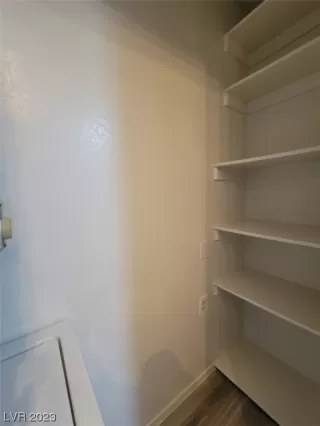 Photo #5: 2515945 Listing