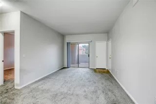 Photo #5: 2515981 Listing