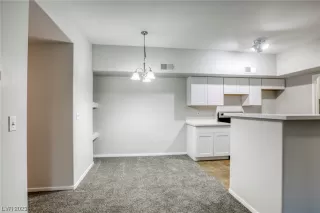 Photo #6: 2515981 Listing