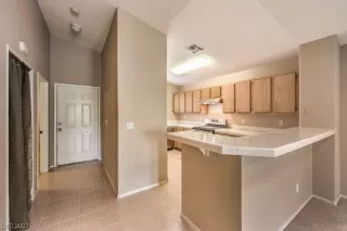 Photo #4: 2515985 Listing