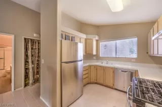 Photo #6: 2515985 Listing