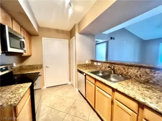 Photo #5: 2515986 Listing 