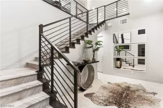 Photo #1: 2515989 Listing