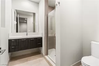 Photo #4: 2515989 Listing