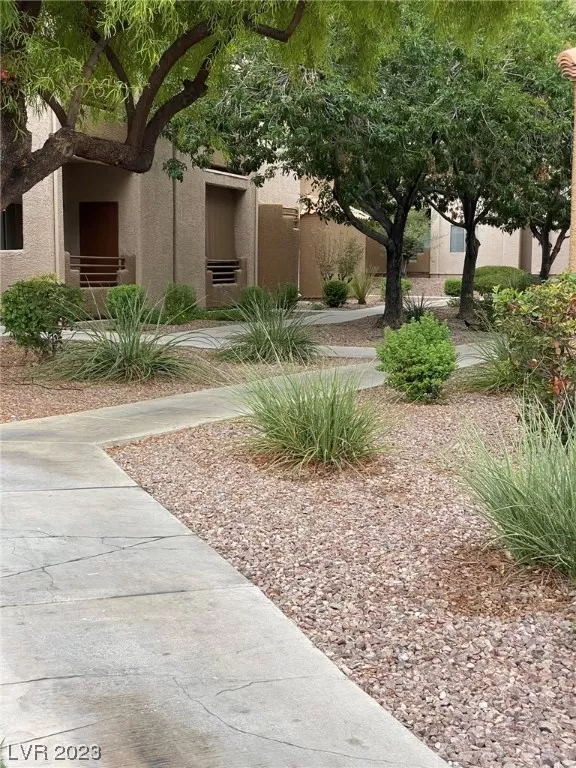 MLS: 2515998 Condo For Sale