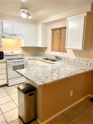 Photo #1: 2515998 Listing