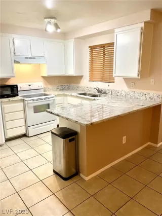 Photo #6: 2515998 Listing