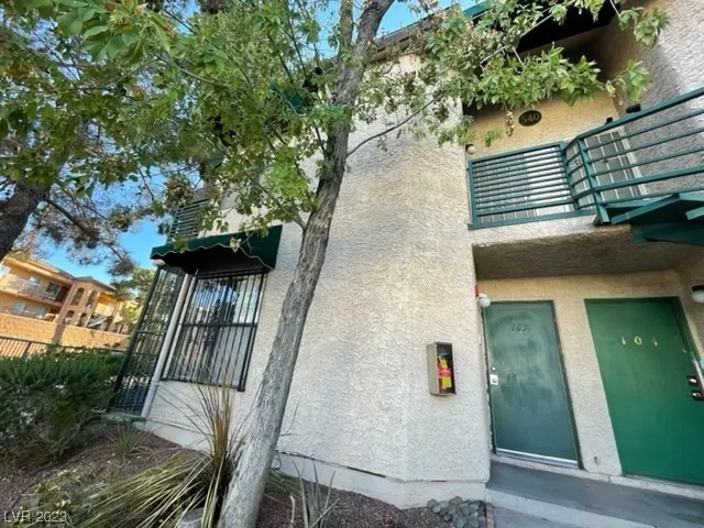 MLS: 2516004 Condo For Sale