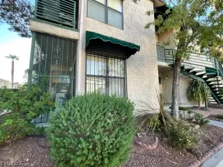 Photo #1: 2516004 Listing