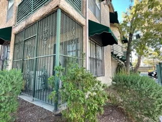 Photo #2: 2516004 Listing