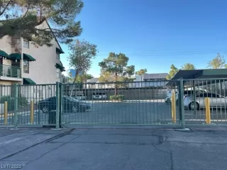 Photo #4: 2516004 Listing