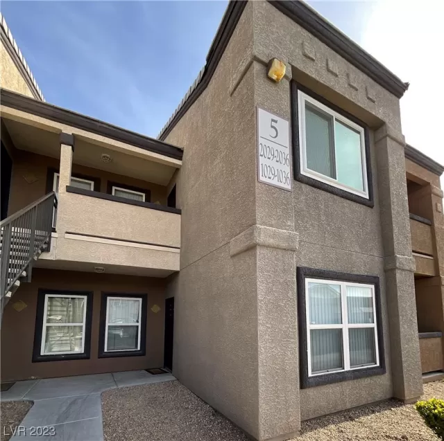 MLS: 2516027 Condo For Sale