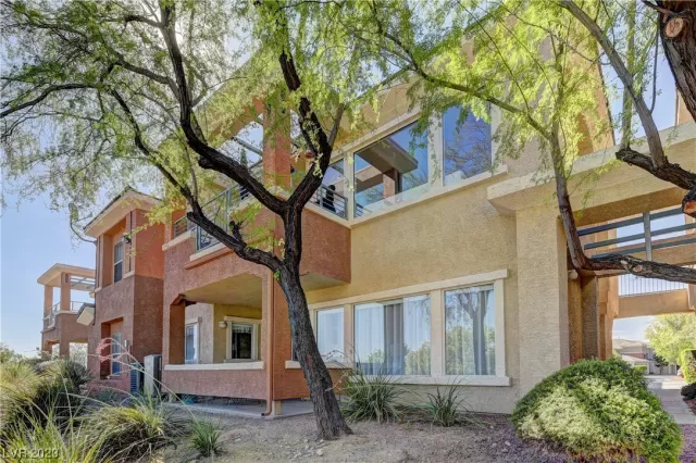 MLS: 2516031 Condo For Sale