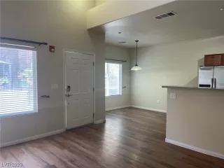 Photo #6: 2516056 Listing 