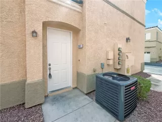 Photo #5: 2516066 Listing 