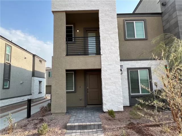 MLS: 2516068 Condo For Sale