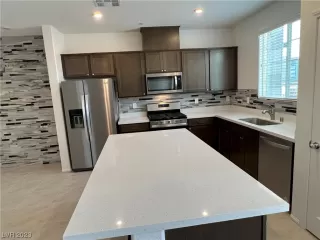 Photo #2: 2516068 Listing 