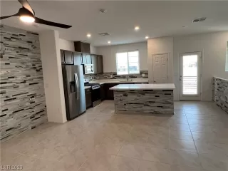 Photo #5: 2516068 Listing 