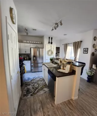 Photo #1: 2516090 Listing 