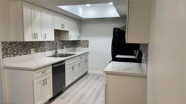 MLS: 2516160 Condo For Sale