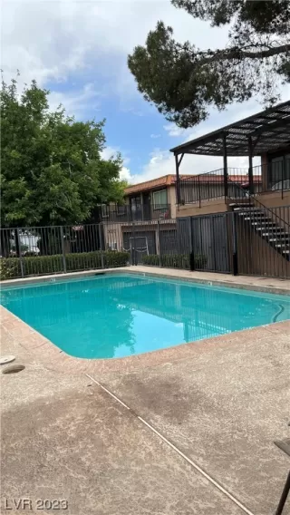 Photo #1: 2516160 Listing