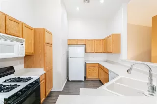 Photo #5: 2516223 Listing