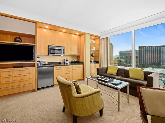 MLS: 2516304 Condo For Sale