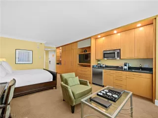 Photo #3: 2516304 Listing