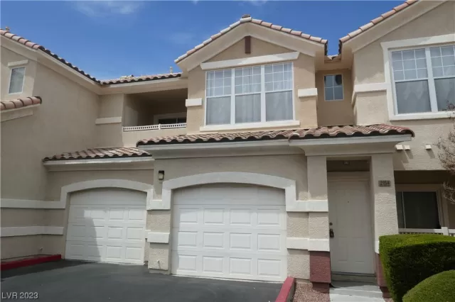 MLS: 2516370 Condo For Sale